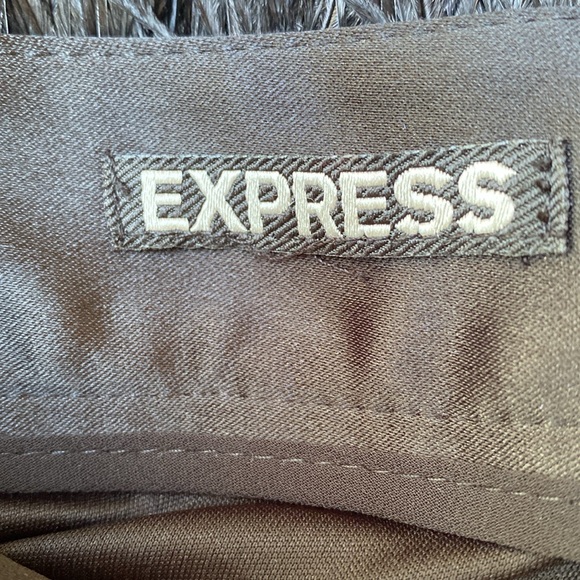 Express ostrich feather skirt with beaded waistband - Picture 6 of 10